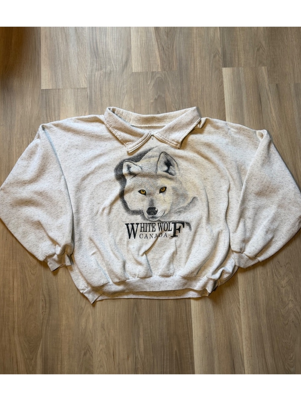 Vintage 90's White Wolf Canada Nature Graphic Sweatshirt